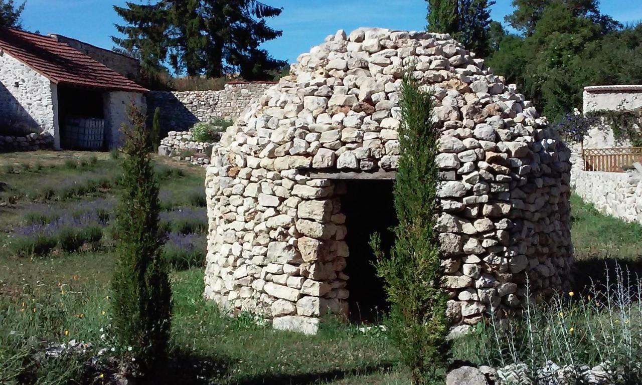 Villa Les Bories En Champagne Montlevon Exterior foto