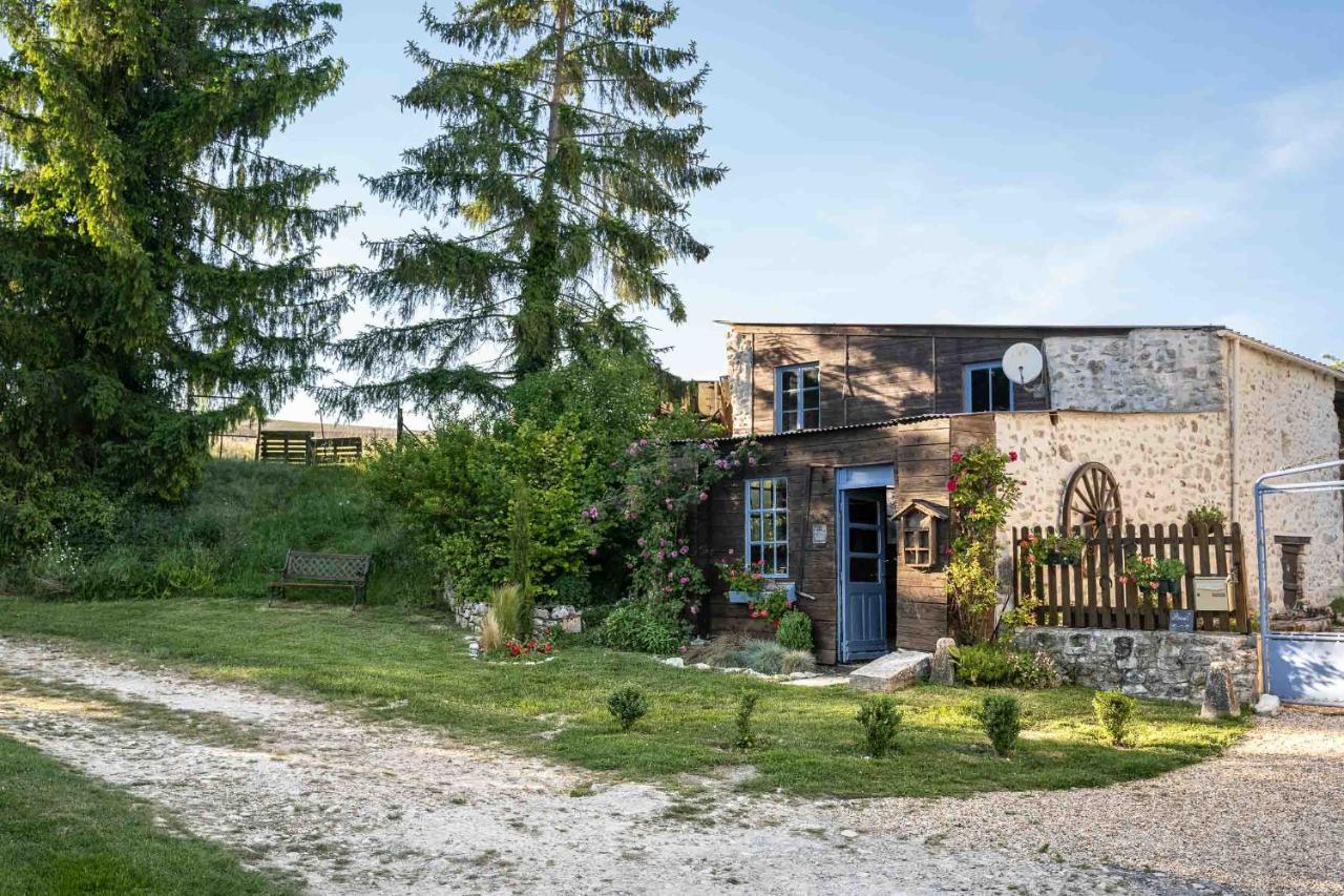Villa Les Bories En Champagne Montlevon Exterior foto