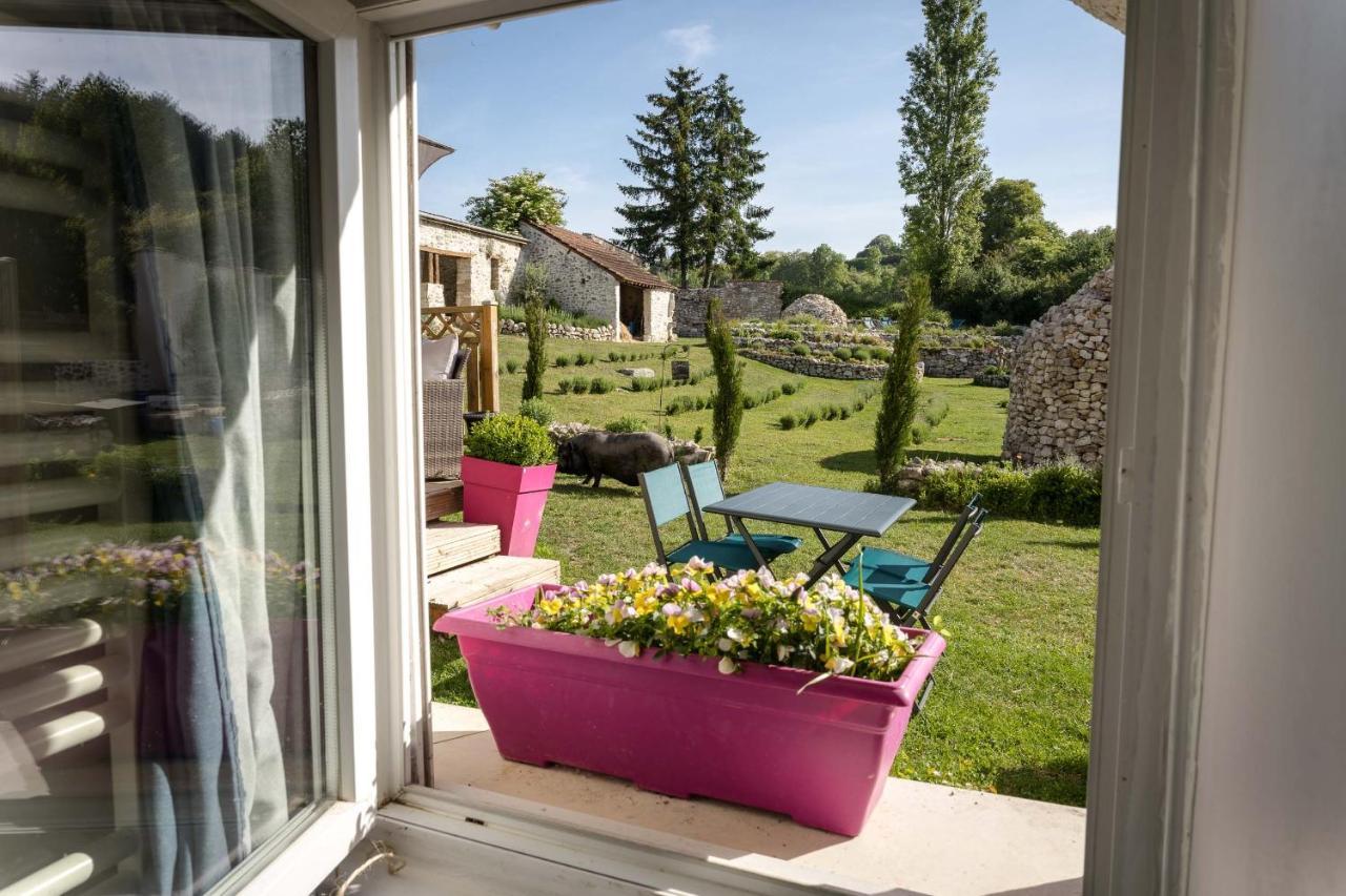 Villa Les Bories En Champagne Montlevon Exterior foto